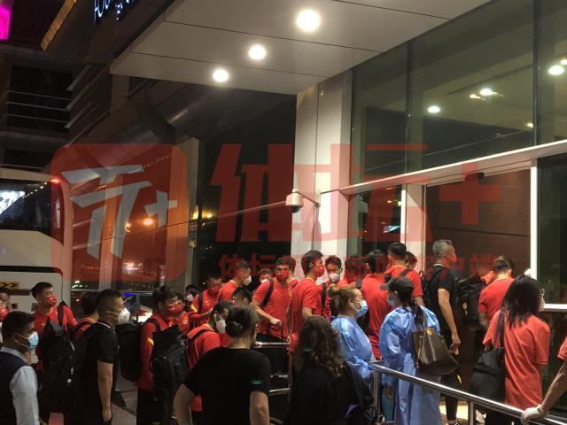 V体育官网-西行手记②：足协不到70小时落实事宜 国足安心备战